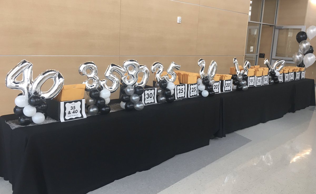 jennifer_hines's tweet image. Getting ready to honor 190 @tylerisd employees for their 10, 15, 20, 25, 30, 35, and 40 years of service!!! #TylerISD #honoringteachers #FW2