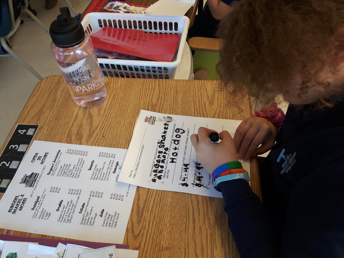 MissJFernandes's tweet image. Reading menus and signs in the community! #FunctionalLiteracy #FunctionalSkills @HolyRosaryM #WeAreHRM