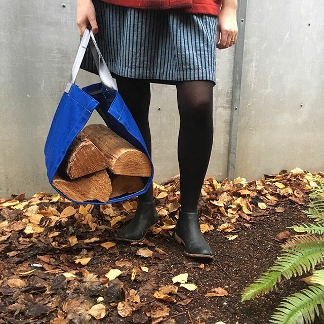 We’re down to just ONE firewood carrier in this royal blue #WaterResistant Canvas here in the sale section #intheshop ‼️ Now $44.20 instead of $52. Come by The Hive or DM/Email is you you gotta snag this handy QB goofy up!🔥 ift.tt/31TKNEH
