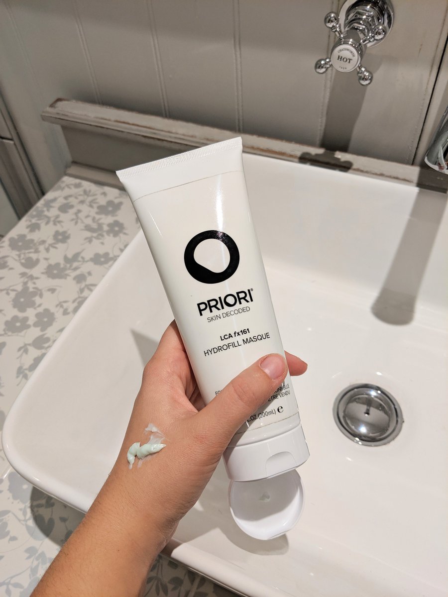 Priori Hydrofill Masque offers extra hydration and restoration of the skin's surface whilst also helping to plump, volumise and tighten the skin. 

Check out Kate's latest review on the blog now bit.ly/2pHPF24

#staffreview #productreview #blog #masks