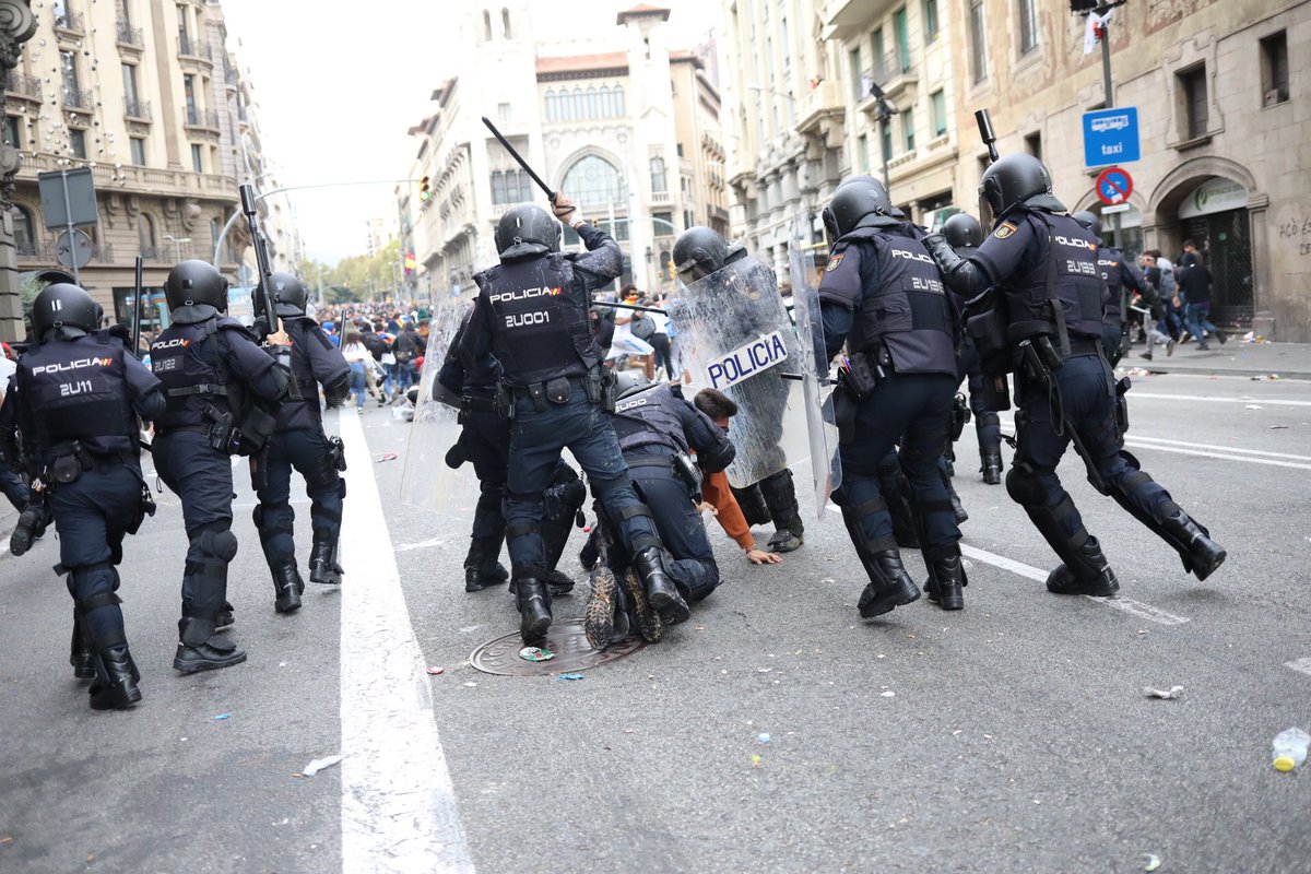 PepPc's tweet image. #SpainSitAndTalk Catalans are second-class citizens for P. Sanchez. We are not worthy to be Spanish, but we haver the dignity for being Catalan.

Els catalans son ciutadans de segona clase per P. Sánchez. No som dignes de ser españoles, pero tenim la dignidad de ser catalans