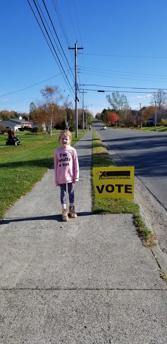 boncox12's tweet photo. Voted and took in a beautiful fall walk around the neighborhood with Miss B.
#CanadianElection2019
#ItsOurVote
#IAmPersonsUnderTheLaw
#NowToRestTheOlBack
#2StepsForward1StepBack
#VoteVoteVote https://t.co/MCDwEbY8Nf