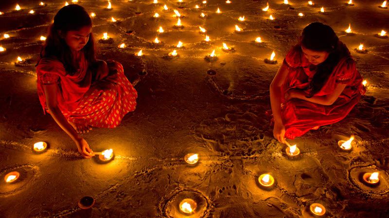 LarrysEvents's tweet photo. This week: Diwali, inclusive design, activism in age of Trump, viral stories, Creative Mornings, Moth GrandSLAM, luchadores, &amp; tons of world music.

https://t.co/e0lPhOJjWk https://t.co/JR0SYMWA6f
