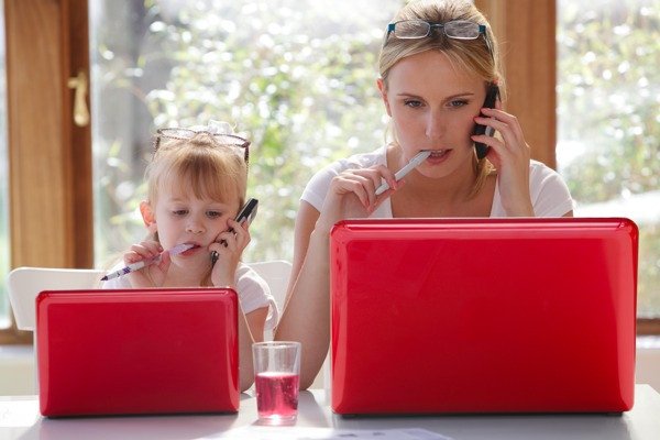 SAGAFTRALA's tweet photo. Balancing #parenthood or #caregiving for friend or parent with your #career? You’re not alone! Join #MOVELA, Oct. 24 for this in-depth panel to get effective tips and resources for when you need to be on set, manage schedules and make #auditions! https://t.co/Ku8FyTbR3J https://t.co/0wM8GyzDgT