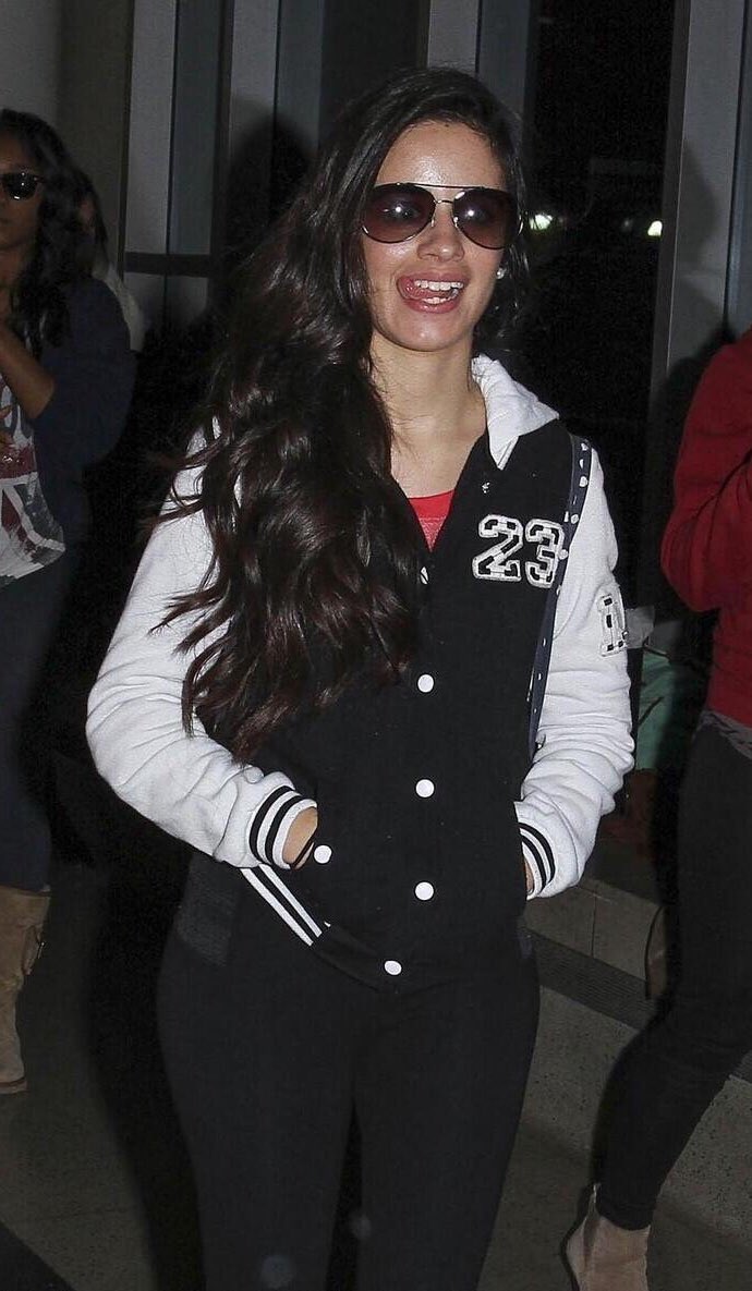 kccthrowbacks2's tweet photo. October 21st, 2013 - Camila at LAX https://t.co/RCLEcgSXDz