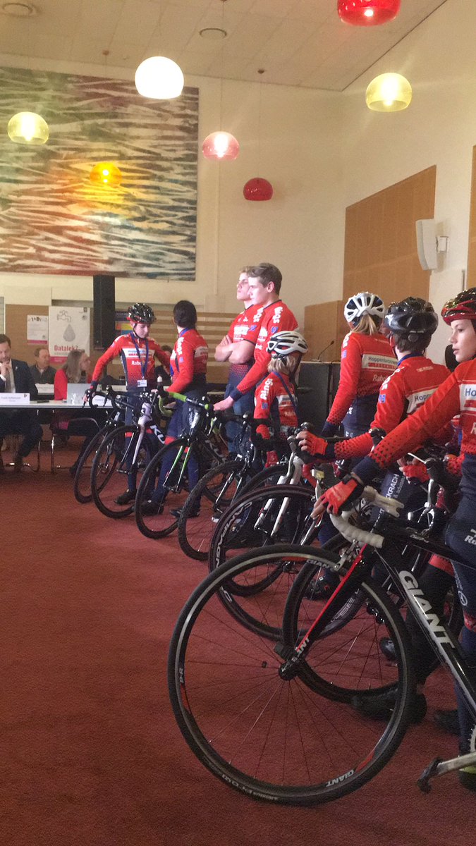 Toppers van de toekomst! Ze willen een betere baan zodat ze beter kunnen trainen... #tilburg