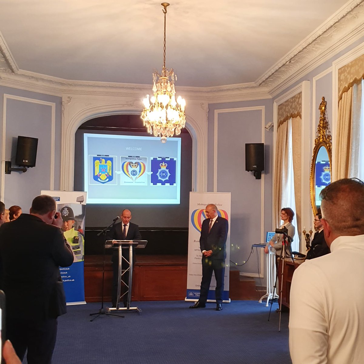 MPSPolska's tweet photo. Today we celebrated the launch of Met Police Romanian Association. 
Warm welcome to another part of our diverse society being represented in the Met structures. 
Thanks for having us and good luck. 
@MetPoliceEvents https://t.co/S2cDNZdFjr