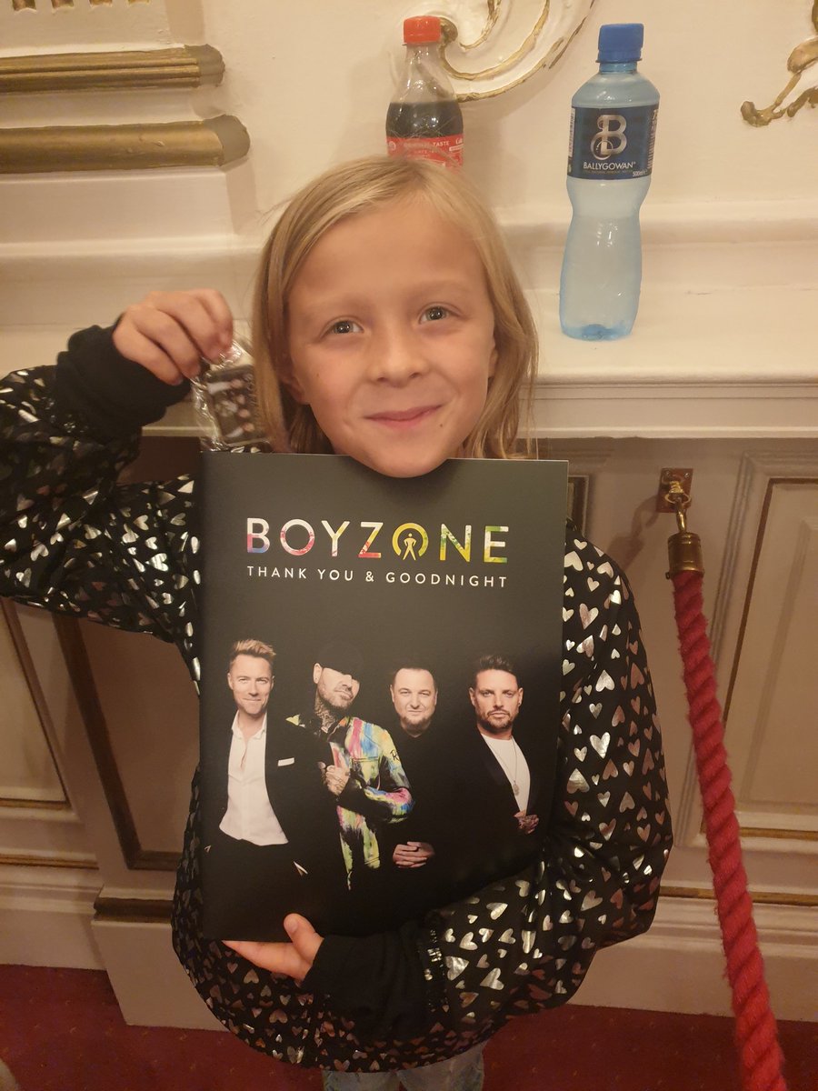 bunny1986's tweet photo. @theREALboyzone london tonight with this munchkin wants to put ppl to music she hears so much in mummy's car 😉 https://t.co/YjAkLANnRX