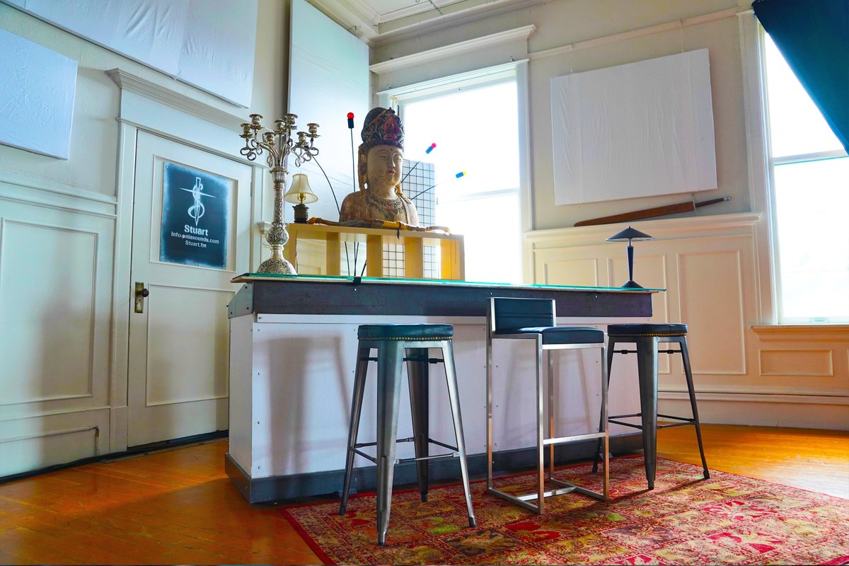 The perfect backdrop Buddha for our bar. 🙏 

#downtownpdx #portland #pythianstudios