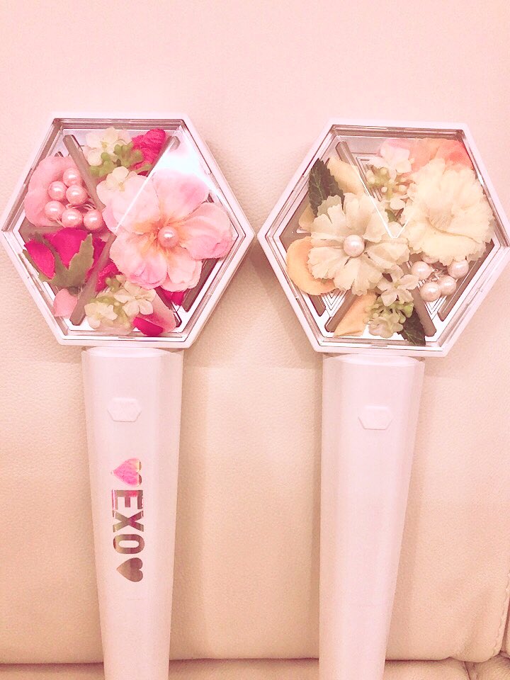 Twitter 上的 まぷ じょんで 23日の横アリに向けて ペンラにお花入れんだけど めっちゃ可愛い Exo Exoペンライト 鈍器 ペンライトデコ ペンライト ペンライトアレンジ デコ Exoplanet5 Exploration Exo Exoグッズ T Co