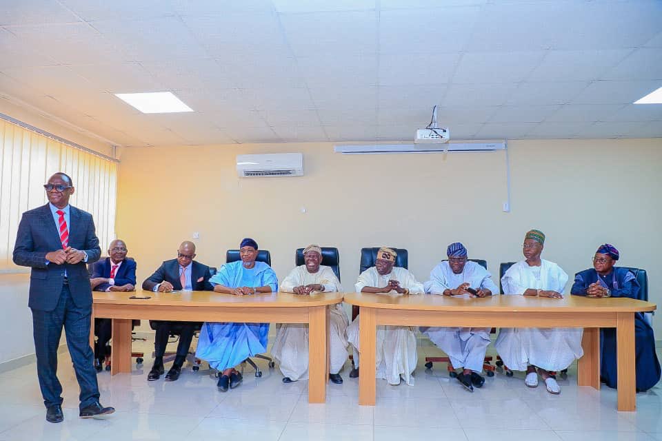 raufaregbesola's tweet photo. I congratulate my leader and national leader of the APC, Asiwaju Bola Ahmed Tinubu, on conferment of Doctor of Public Administration (Honoris Causa) by Afe Babalola University (ABUAD), Ado-Ekiti, at the 7th convocation ceremony of the institution.
📸 @ibjamiu321 https://t.co/xrTaHIZ9Fa