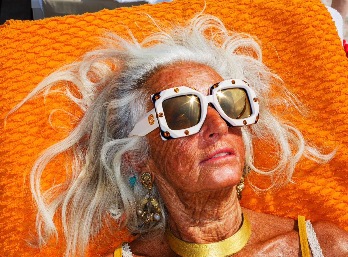 ceseph's tweet photo. Retour de Cannes: REPOSÉ(E)! (Martin Parr©️) #Cannes #CarltonCannes #Gucci #worldPriceOfLove #NewOrderFans #MondayMotivation https://t.co/N3H8B1qdyW