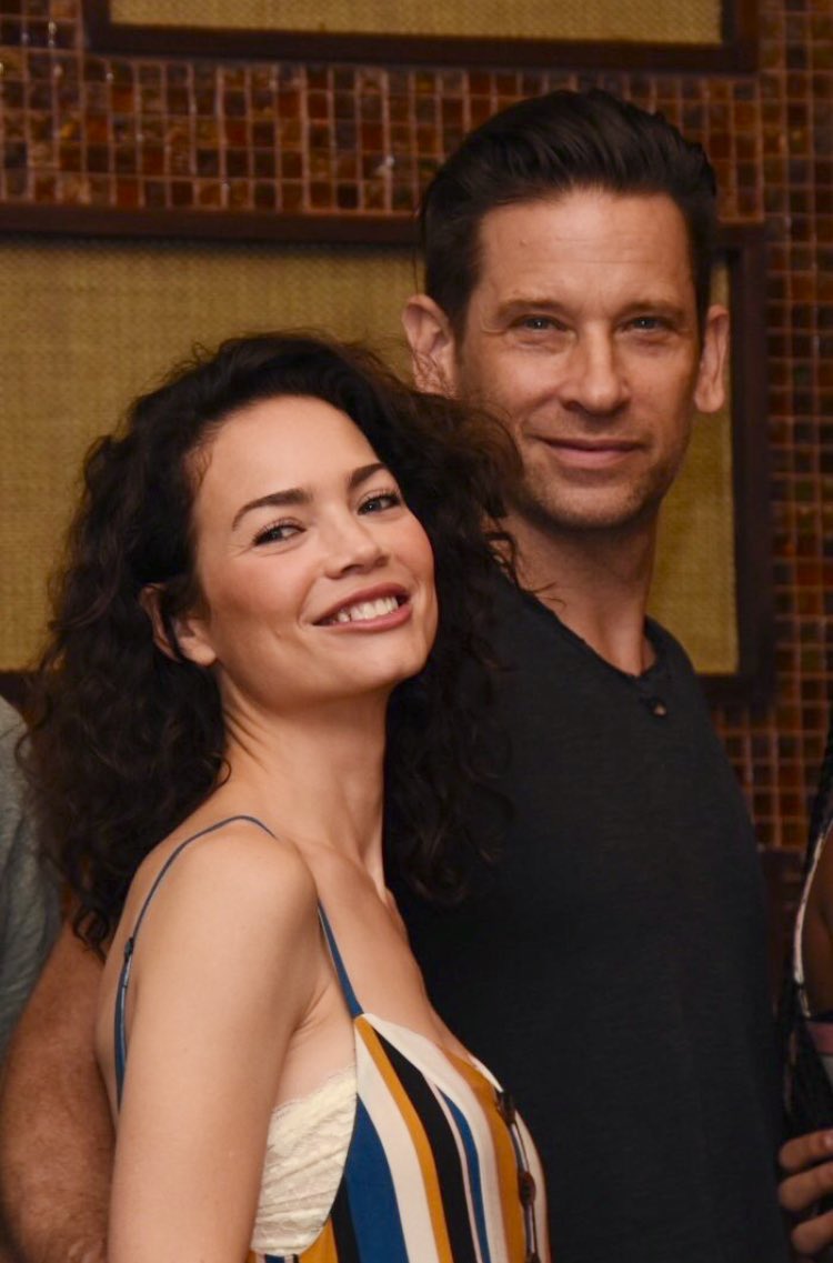 BeckySlaysGH's tweet photo. Which of your co-stars has the best and worst poker faces?

“The worst, probably #RogerHowarth. I know exactly what he’s thinking.” -Rebecca Herbst 

“Roger Howarth has the worst. I know what he’s thinking all the time.” -Michael Easton. 

#Friz #Frammy #GH 💛 https://t.co/iJsVVEMYyA
