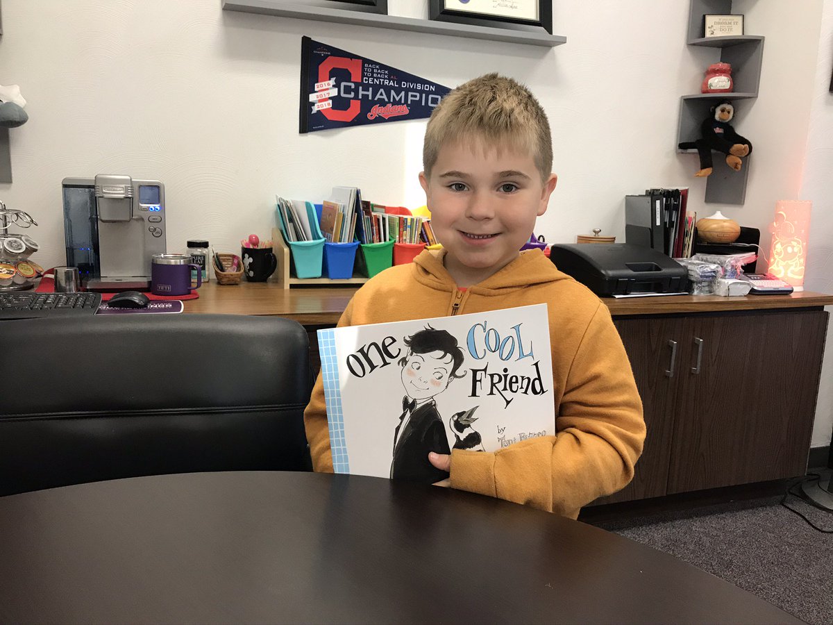 PrincipalCHES's tweet photo. Happy Birthday last week to these students! They got to choose books to take home from Mrs. Houchen! #CHES  #SPARKALIGHT https://t.co/F18bxfxPGX