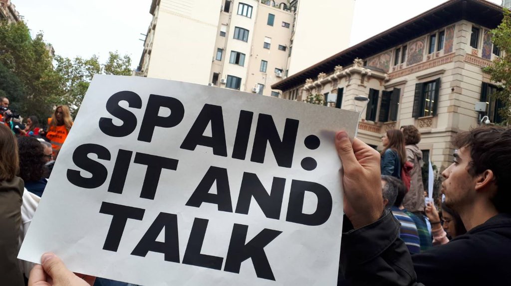 fredytgn's tweet photo. #SpainSitAndTalk #FreeCatalonia https://t.co/PdrSz1KdhV