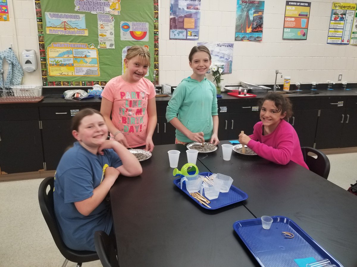 MrsATower's tweet image. More investigating fun learning about soil conservation. #twolves7pride