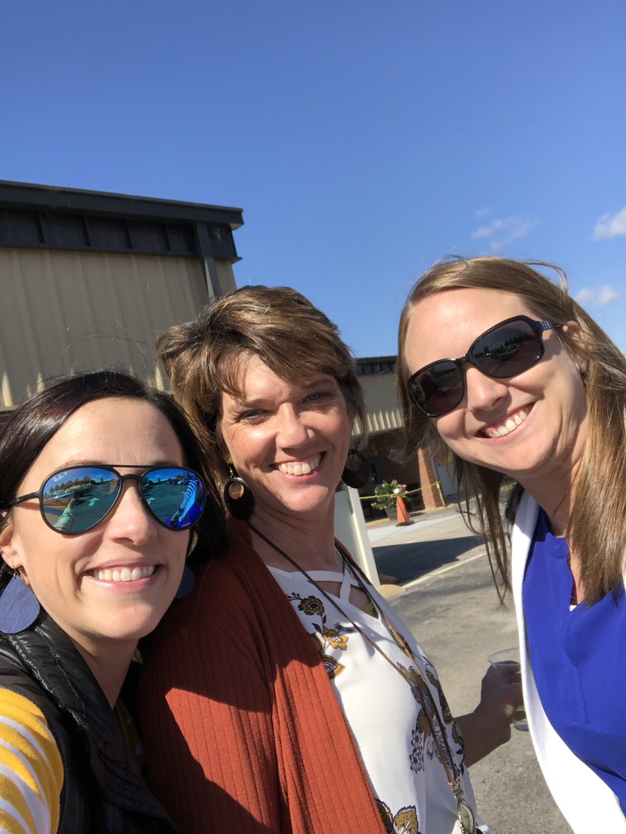 brianacurry_21's tweet photo. Fastbridge PD with @SmedleyTonya and @Jen_Higgi at Greenbush this morning! #Greenbush #Fastbridge #collaboration #257learn https://t.co/7QvnFwf7RT
