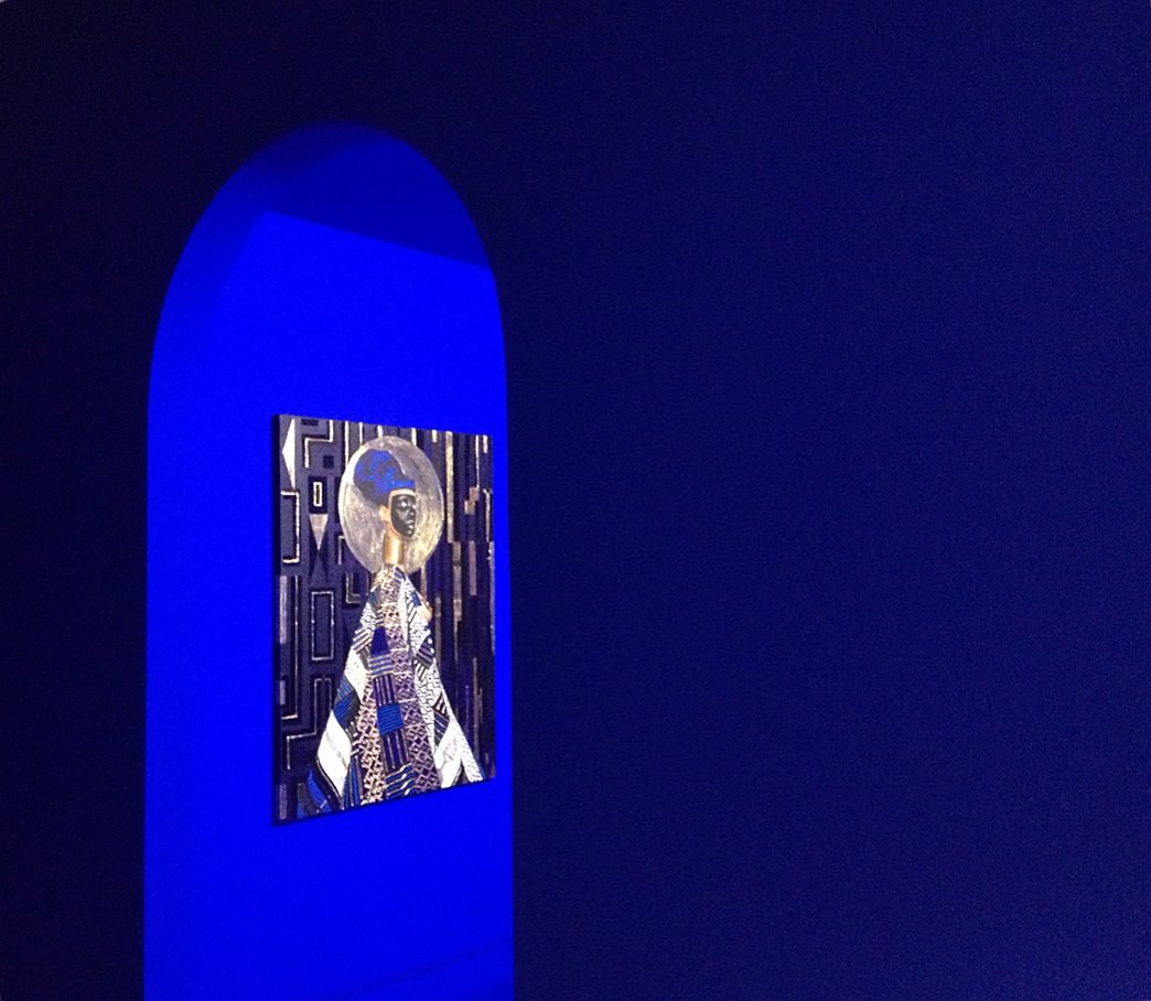 KirstyJKerr's tweet photo. The #BlueVoid from #LinaIrisViktor’s #exhibition @AutographABP, an installation inviting viewers to experience the intensity of #ultramarine.
I loved the central blue space, which felt chapel-like, with portraits referencing #iconography and #Afrofuturism. https://t.co/FKCkQvGRSG