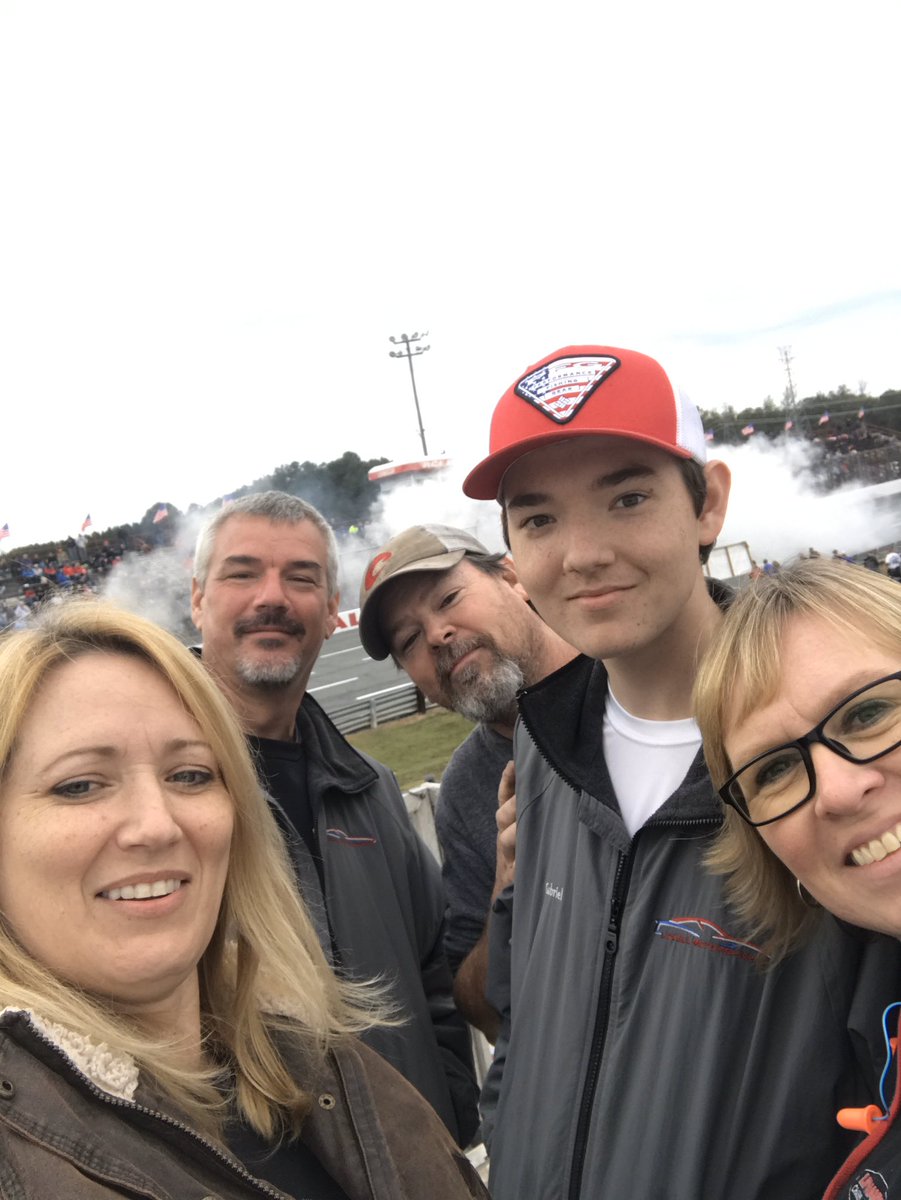 fogg_gabriel's tweet photo. Didn’t get to race this weekend due to issues with the motor.   We’ll get‘em next time.  Enjoyed watching the Rodney Cook Classic 6th annual race.  A big thanks to @Lovell_Racing for all the hours and hard work put in this year.    Looking forward to the next race ! https://t.co/tfhQBm5zTu