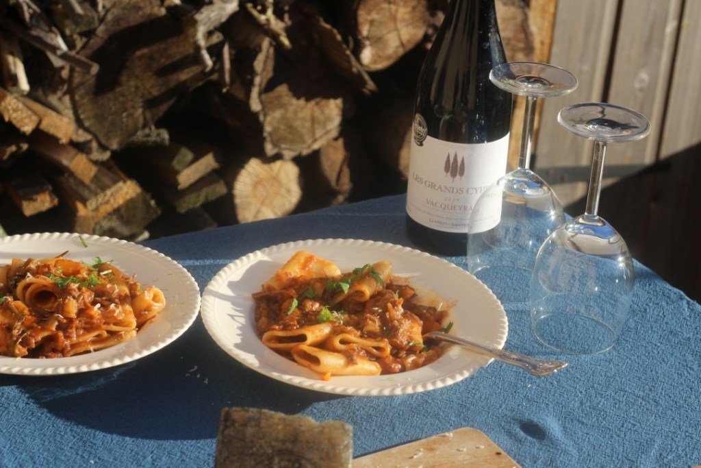 Does the sound of wine tasting 🍷 whilst the dishes you've learnt to cook slowly simmer away 🥘 sound appealing? Then why not join us at Get Cooking on Saturday 2nd November: get-cooking.org.uk/courses-classe…