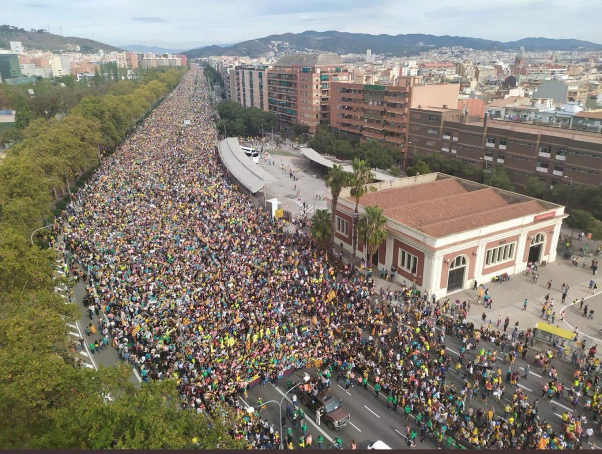 cathurla's tweet photo. Aquest poble és extraordinari i ho mereix tot 😍 #SpainSitAndTalk https://t.co/H74aEkdq5Y