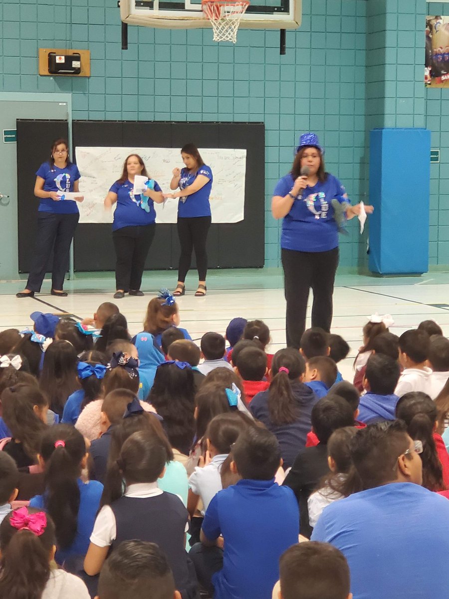 LISDSanchezOcho's tweet photo. #PBIS #BLUE #postivebehavior #peprally https://t.co/KVTItodcXS