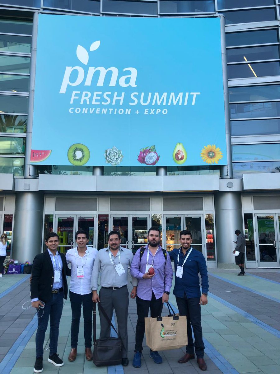 COFOCE's tweet photo. El campo de #Guanajuato estuvo en la Feria @PMA #FreshSummit2019 en California; donde más de 15 empresas de #GTO mostraron ante compradores la oferta de productos como brócoli, tomate, espárragos, arándanos, fresas, pitahaya, coles de Bruselas, entre otros.
#GtoExportAndo 🌐 https://t.co/wm8AchGUnb
