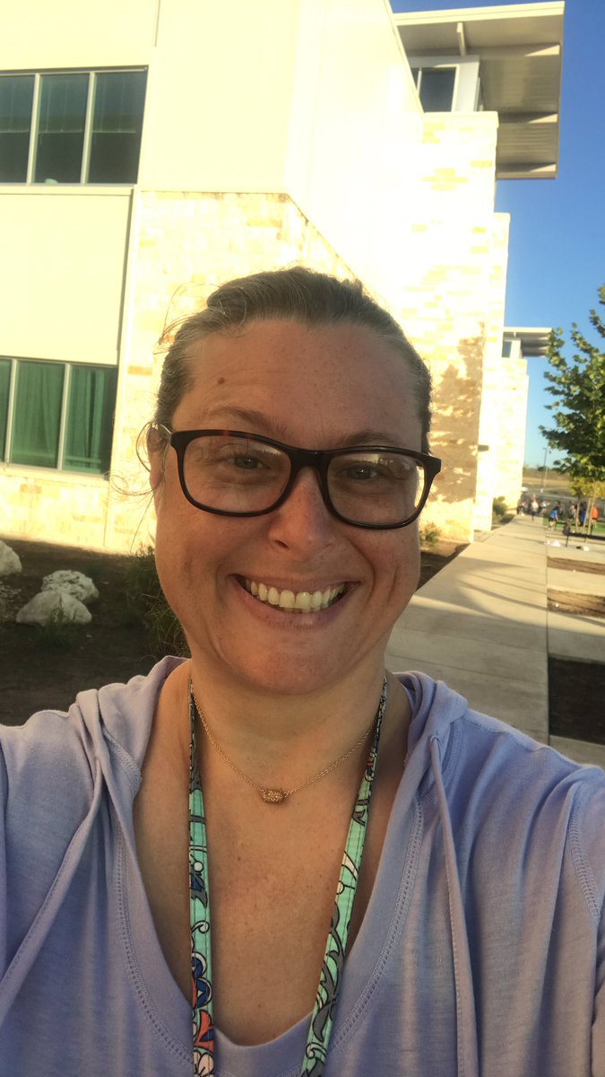 MrsSternTX's tweet photo. #SSESMoveItMonday     Getting extra steps in at recess! What a beautiful day! https://t.co/LSLEHx8YXx