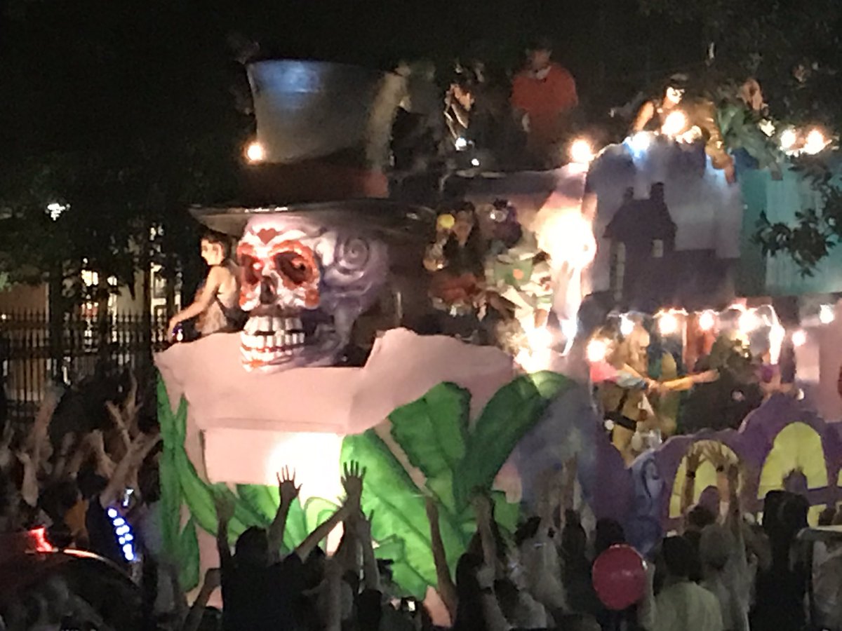 sv1's tweet image. Last day of New Orleans today and it’s been crazy but amazing #needarest #krewofbooparade #thebecketts #honeymoon