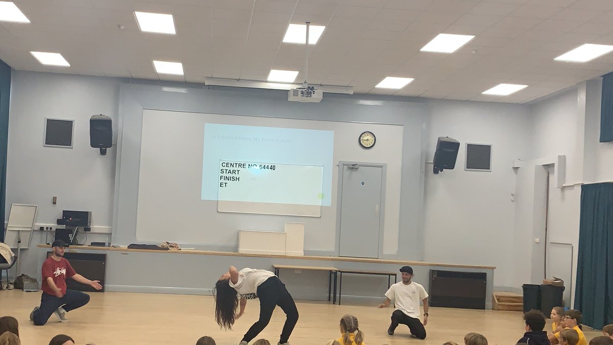 accessdance4all's tweet photo. Amazing demo from Matt, Amy &amp; Connor from @DanceUds  at @GabbotDance today. Come along to the free trial of the new classes, George Abbot School this Thursday (24th October) 5-6pm Yrs 3-6, 6-7pm Yrs 7-11. So privileged to be working with these guys! https://t.co/sYCAF3PWs5