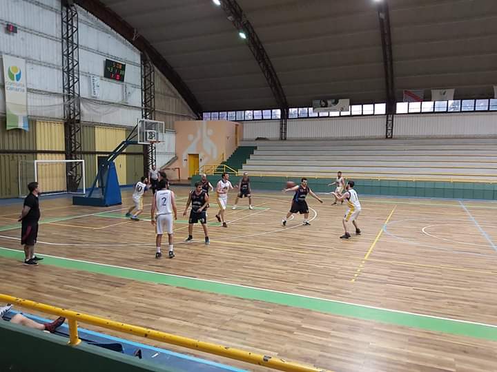 IguanasB's tweet photo. Se dió!! Por la quinta fecha de la fase regular vencimos a Santa Lucia en cifras de 68 a 65. Vamo nosotros, vamo IGUANAS 💪💪 https://t.co/6eZ8yr1zas