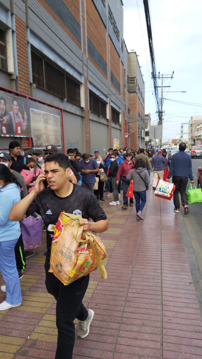 thomas_dds's tweet photo. Hay fila ya en el Pampino de #Antofagasta https://t.co/1Zrp094NPL