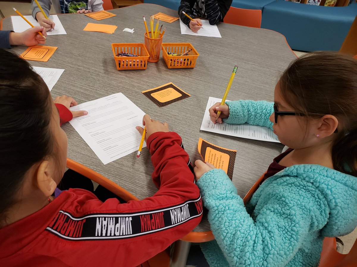 SOESlibrarylady's tweet image. Thirds in @MrsB_SOES class working in #library #rotations to learn about #citing sources &amp;amp; #plagiarism! #digitalcitizenship #futurereadylibs  #bcpslms @FortkampBre