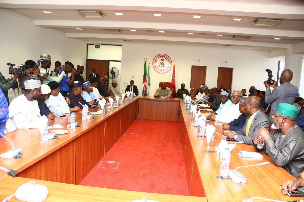 FMCIDENigeria's tweet photo. Top of the Agenda is to deliberate on the prevailing security challenges in the FCT with a view of coming up with solutions that are technology-driven.
#FMoCtoday
#FMoC19 https://t.co/xR9Mt8Ikj1