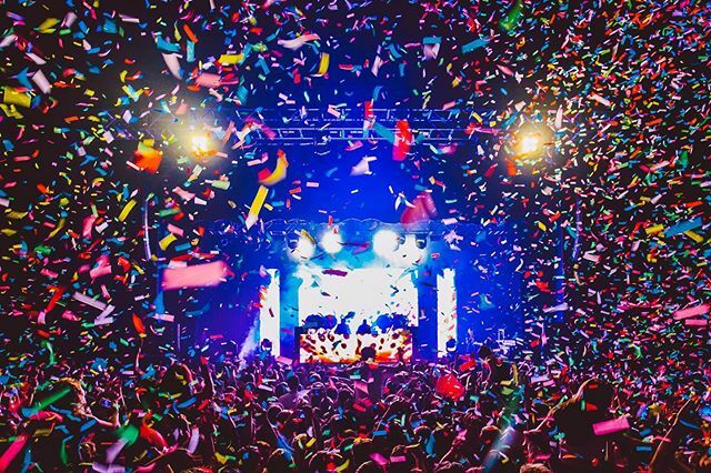 EdWhitmarsh's tweet image. This is still one the best photos I’ve ever taken while working with Galantis this was back on the their first UK tour with @wearegalantis at @o2forumktown • before you ask, yes it’s real.. • #confetti #galantis #twitter ift.tt/2MwFLJR