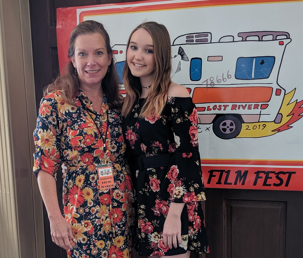 peggyschott_me's tweet photo. Another wonderful screening of "Laurie's Poem" with the sweet, talented @Avi_Lake ♥️♥️ Many thanks #lostriverfilmfest & friends who came to support us 😊 #lauriespoem #TXactor #TXfilm #shortfilm #martinischott https://t.co/CJuxXVmdn7