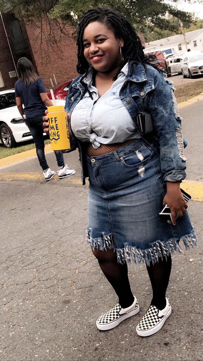 MissPerry92's tweet photo. On behalf of my own homecoming this year in which I will probably and TYPICALLY miss ๐ซ ..... hereโs a throwback ๐ฅ @JCSUniversity #smiffmade https://t.co/LThOUMLtQb