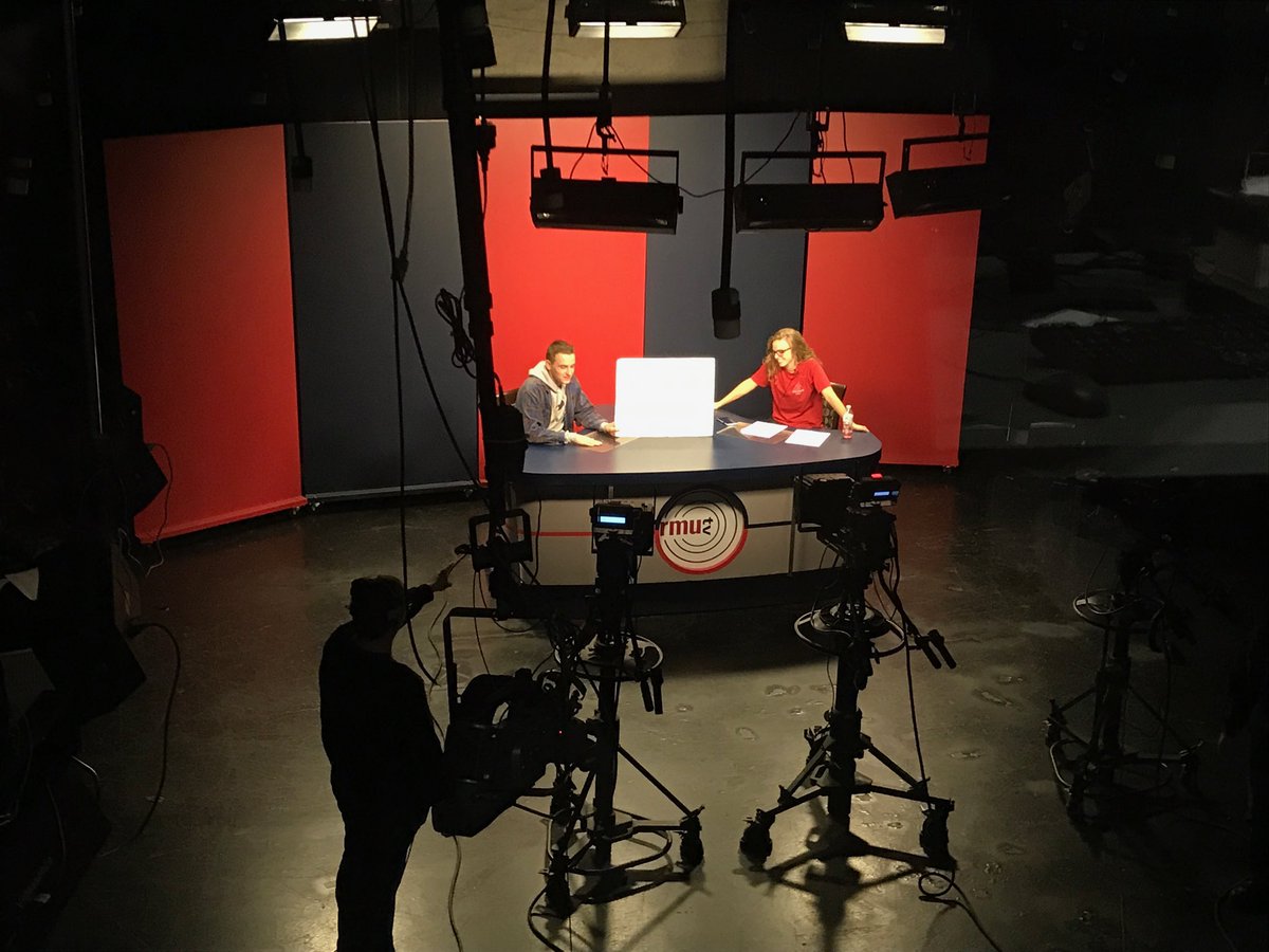 RMUArtsHuma's tweet photo. Students following floor director commands in Multicamera studio 📷: Leslie Koren @RMU https://t.co/TpcxG4hKzc