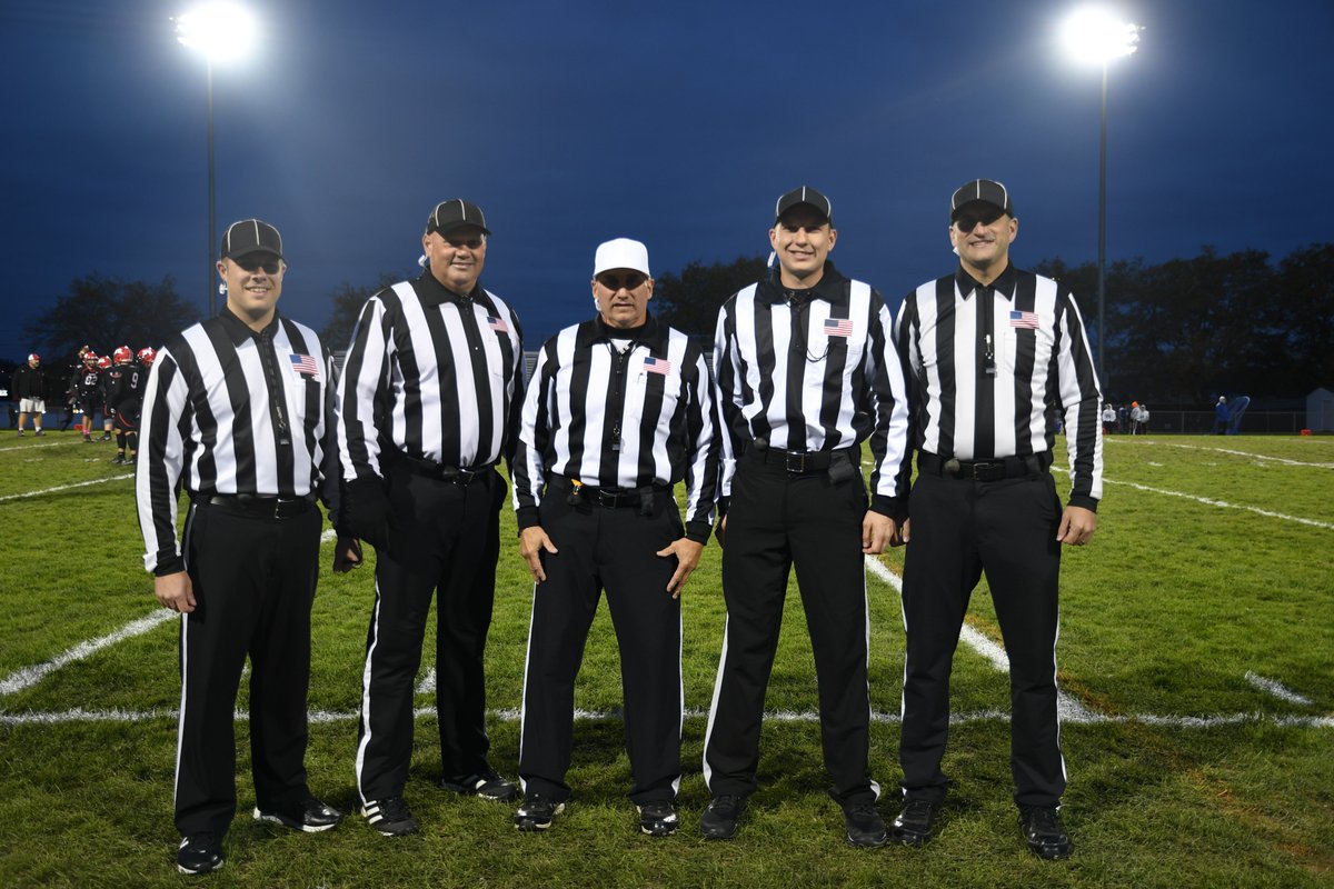 JohnMarshallFF's tweet photo. JM Football would like to thank this outstanding officiating crew for working our last game of the season against Owatonna. The referee (Dave Lundquist) worked his final regular season high school game, after a 40+ year career on the field!
@MSHSLjohn
@JMRocketFB
@MSHSL_Officials https://t.co/AQSdW5pP2L