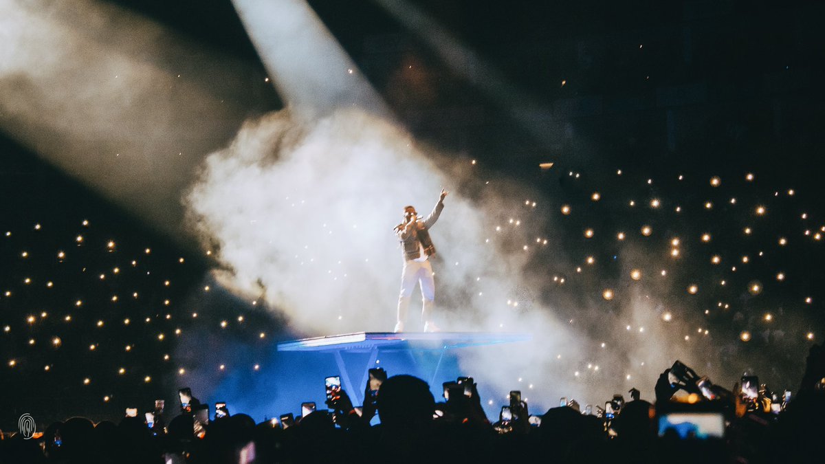blackprint__'s tweet photo. Breathtaking moments from #starboyfest https://t.co/19ZU09vRrf