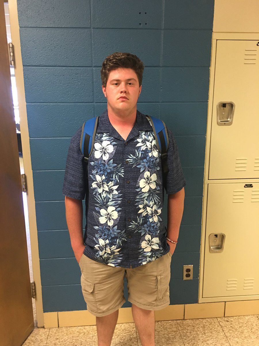 tpowens2012's tweet photo. Matt Heun  was recognized for showing kindness during our @FordlandEagles 1st quarter assembly. He donated and cooked hotdogs for Fordland C2Learn Day in September. #characterstrong #eaglepride @FordlandR3Scho1 https://t.co/Z2zZEmoD57