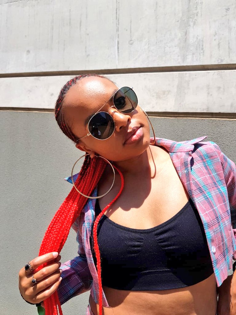BridgetteM_10's tweet image. Rocked a @20fixTrends look @Yfm's #LYFE2019 😎👌🔥
Styled by @20fixwithodi 
#LYFE #YFM 

(Sports bra, sneakers, shades &amp;amp; accessories are mine)