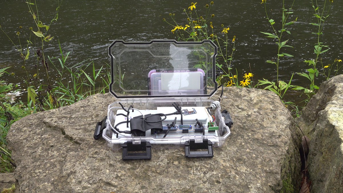 anthrocommons's tweet photo. Have you wondered where all this live data on the bottom of our research platform is coming from? It's John Kim's home-built #datasensing device travelling downstream! https://t.co/eSbnnOnYi3 #anthroriver #sensing https://t.co/Blrhwq12gv