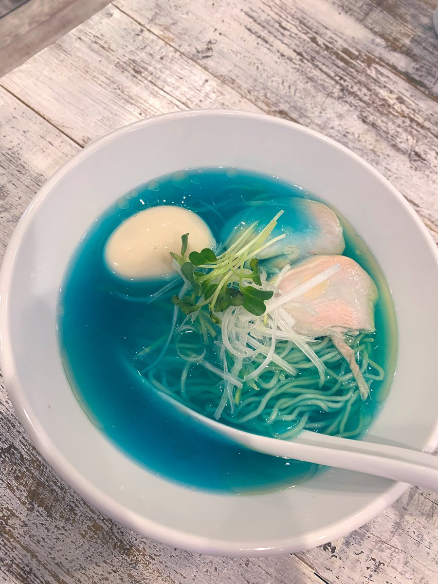 青い ラーメン 渋谷