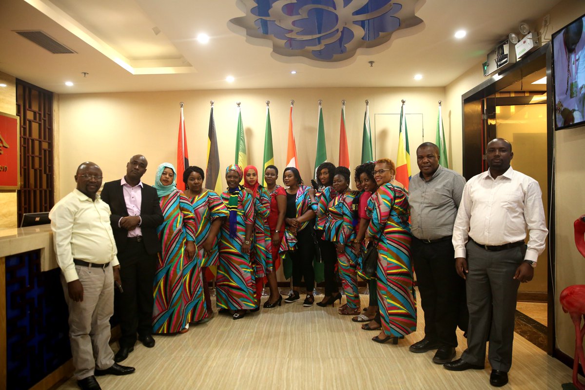 AGBA_CN's tweet photo. << Investment and Trade symposium for Chinese companies to enter Tanzania >>

We marked the symposium with a Colorful delegation from the Tanzania Business Women Association (TABWA); participating in a business matchmaking &amp; networking session for fruitful business prospects. https://t.co/1etjkAWKTj