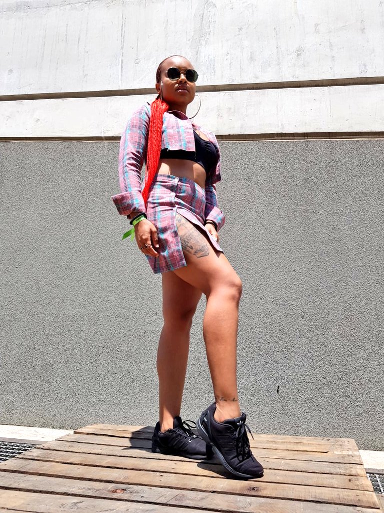 BridgetteM_10's tweet image. Rocked a @20fixTrends look @Yfm's #LYFE2019 😎👌🔥
Styled by @20fixwithodi 
#LYFE #YFM 

(Sports bra, sneakers, shades &amp;amp; accessories are mine)