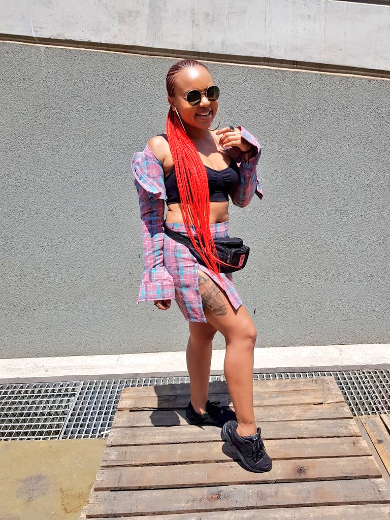 BridgetteM_10's tweet image. Rocked a @20fixTrends look @Yfm's #LYFE2019 😎👌🔥
Styled by @20fixwithodi 
#LYFE #YFM 

(Sports bra, sneakers, shades &amp;amp; accessories are mine)