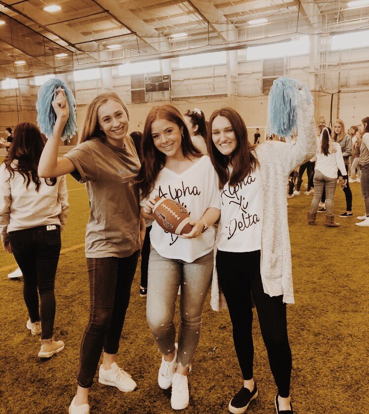 Alpha Xi Delta tweet media