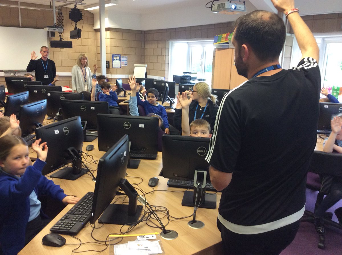 BedfordYear2's tweet image. 2K have become computer programmers this afternoon after a wonderful lesson with Mr McCormick! We will continue with our coding unit in our next lesson.
#codingisfun #programmingfundamentals
@BedfordPrimary