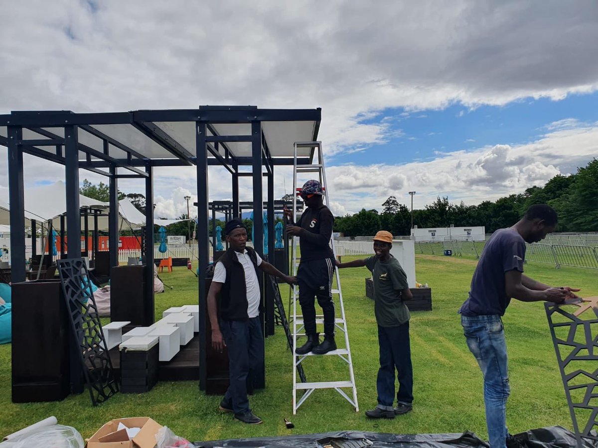 ScanDisplay's tweet photo. The #ScanTeam is busy on site for the build-up of FNB Wines2Whales.
FNB Wines2Whales is a MTB race event taking place in the Western Cape from 25 October to 3 November.
It’s a unique and beautiful mountain biking experience, attracting riders from around the world. https://t.co/mIwRQCaV3a